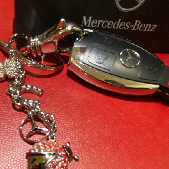 New In Box| Benz Mercedes Schlusselanhänger 8GB Key Ring - Picture 5 of 7